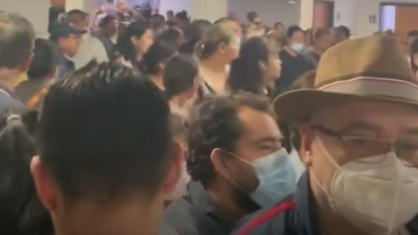 Lo que tenés que saber: IPS Central abarrotado de pacientes buscando turnos para atención