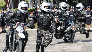 En Asunción colectivo atropella a agentes del Grupo Lince y uno está grave - OviedoPress