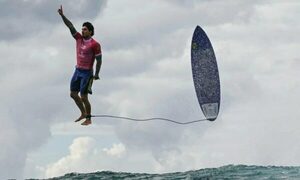 El hombre de la histórica foto del surf se lleva la medalla de bronce