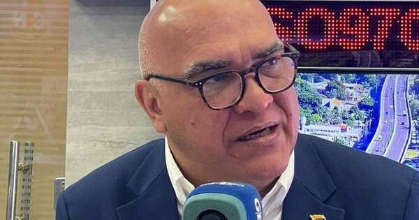 La Nación / Crisis en Venezuela: “Probablemente Maduro sobreviva, pero quedará con una herida”, dice analista