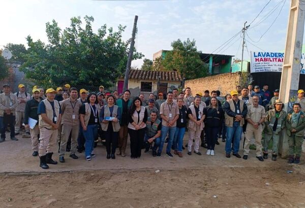 Realizan minga ambiental en barrio capitalino para enfrentar al Aedes aegypti - .::Agencia IP::.