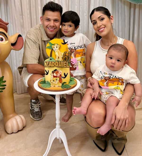 ¡Ángel Romero celebró en familia los seis meses de Zadquiel! - Gente - ABC Color