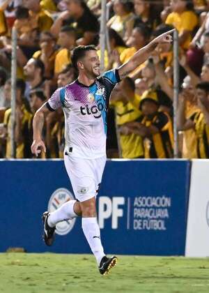 Debut con gol de Alejandro Silva en Libertad - Fútbol - ABC Color
