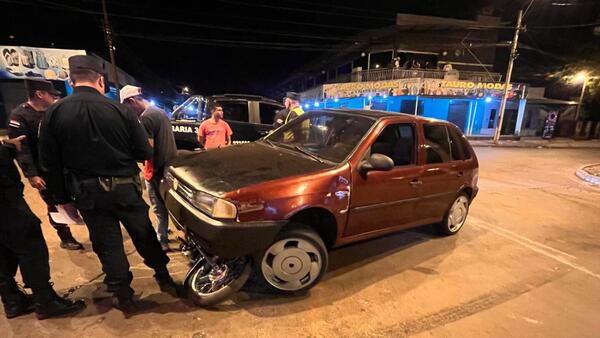 Motociclista disparó contra un auto luego de ser chocado