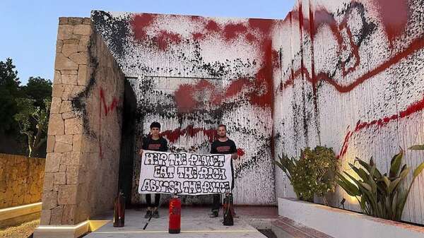 Milei pide a Sánchez garantizar seguridad de argentinos en España por vandalismo a la mansión de Messi - Fútbol Internacional - ABC Color