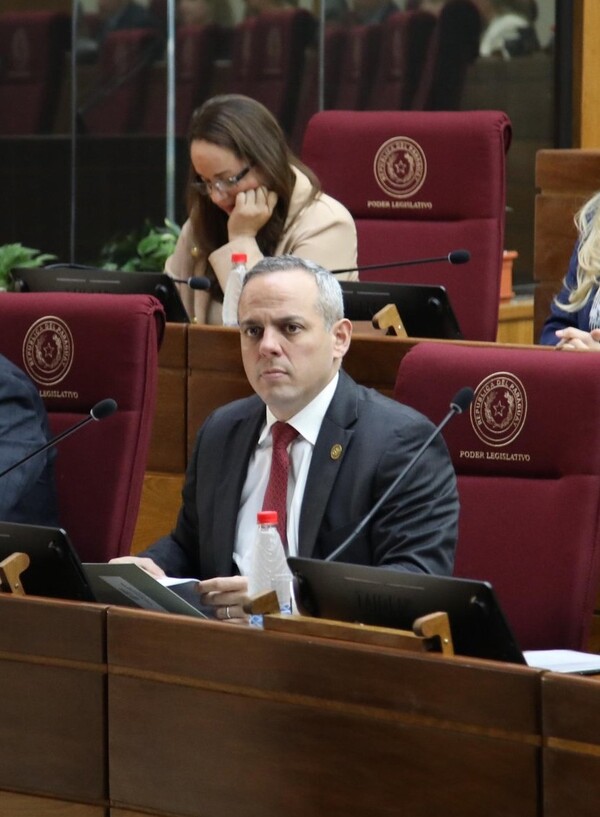 Contralor recomienda castigar intencionalidad de ocultar bienes en Declaraciones Juradas