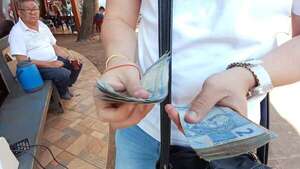 Caída del real frente al dólar genera bajo movimiento comercial en el Este - ABC en el Este - ABC Color