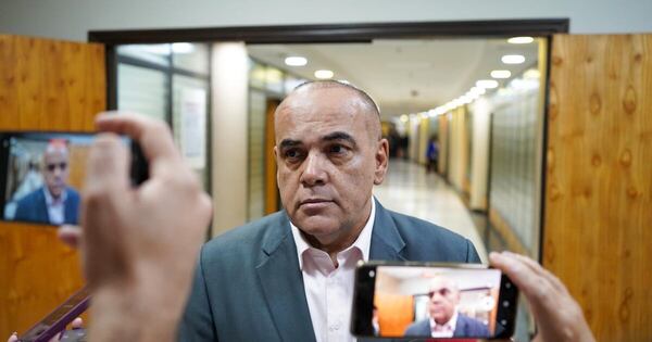 La Nación / “Es una vendetta” por parte de gente del gobierno anterior, a criterio de Bachi Núñez