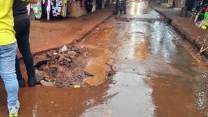 Obsoletas cañerías de la Essap multiplican baches en CDE