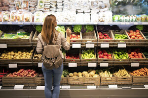Verduras, lácteos y productos de almacén lideran los aumentos en supermercados - MarketData