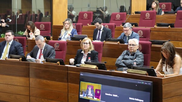 La Fiscalía solo acusó recibo de 18 de 64 denuncias de la Contraloría
