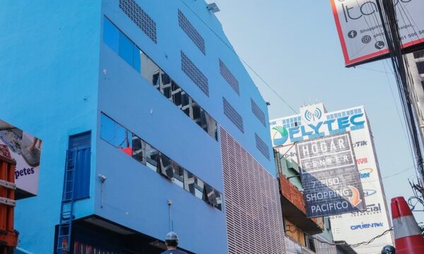 Bomberos descartan riesgo de derrumbe del depósito de Mega Electrónicos en el centro de Ciudad del Este – Diario TNPRESS