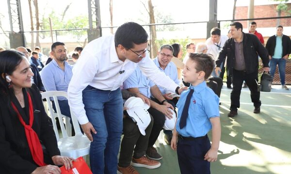 Landy Torres inaugura 11 aulas refaccionadas en escuela de Franco y ayuda a reparar otra en CDE – Diario TNPRESS
