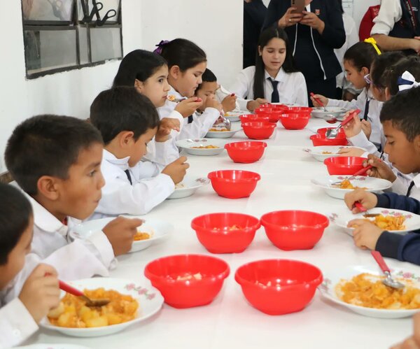 Hambre Cero: Presidente instruyó reposición inmediata de alimentos en escuela del Chaco y ratificó compromiso con la calidad - .::Agencia IP::.