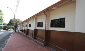 Inauguran mejoras en emblemática escuela de Franco