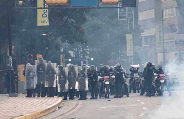 Suben a 24 los muertos en Venezuela en protestas contra resultado electoral, según una ONG - San Lorenzo Hoy