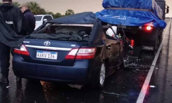 Ñeembucú: Terrible choque entre camión y automóvil deja dos muertos – Prensa 5