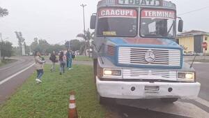 Denuncian a chofer de micro por manejar ka'ure en ruta