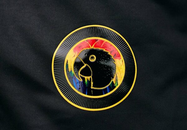Versus / ¡Por una excelente causa! Guaraní lanza una llamativa camiseta de edición especial