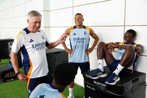 Versus / Mbappé entrena por primera vez con el Real Madrid