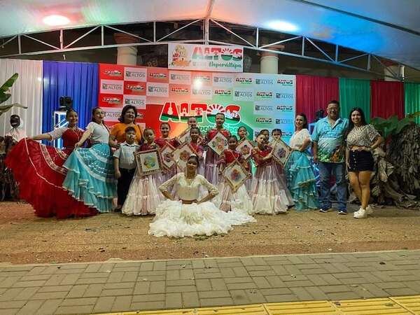 Actividades culturales en honor a San Lorenzo Mártir atrae en Altos a numerosos visitantes - Nacionales - ABC Color