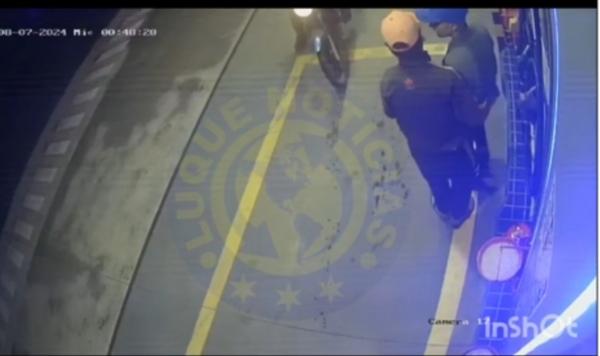 (VIDEO)Playeros héroes espantaron a motochorros