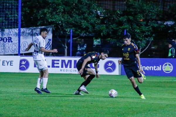 Versus / Guaraní tuvo todo para ser puntero, pero Ameliano reaccionó y lo amargó en el final