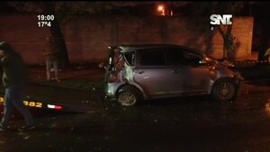 Choque de dos autos sobre la Avda. Perón - SNT