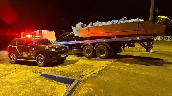 Incautan embarcación con cigarrillos en Lago Itaipú