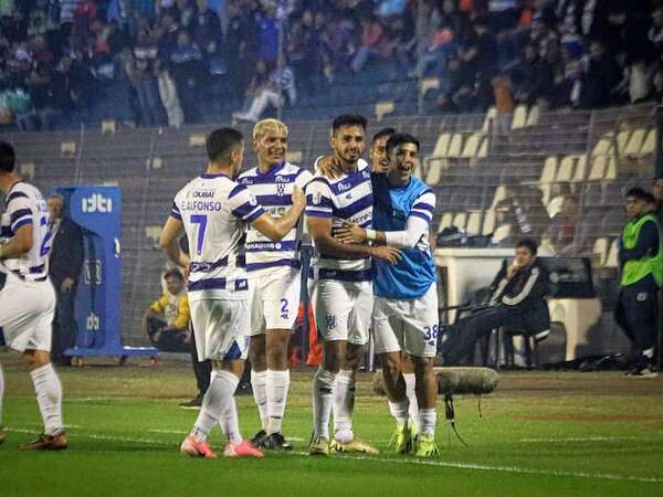 2 de Mayo 1-Nacional 0: El “Gallo” no se baja de arriba - Fútbol - ABC Color