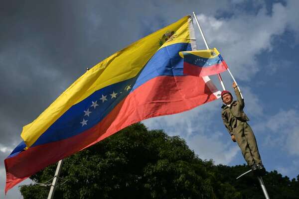 Imputan por terrorismo a cuatro periodistas detenidos tras elecciones en Venezuela - Mundo - ABC Color
