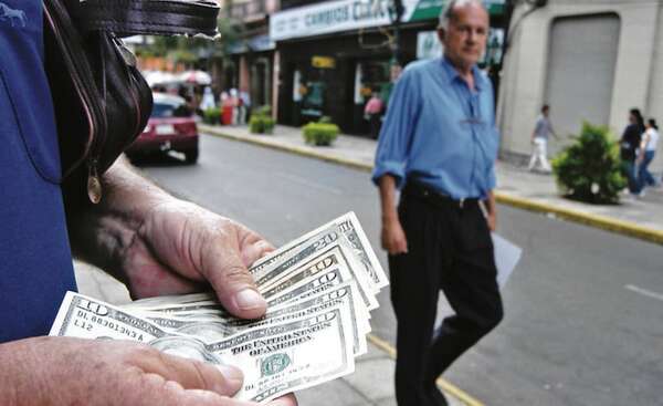 Deuda pública: ¿En qué moneda nos endeudamos más? - Economía - ABC Color