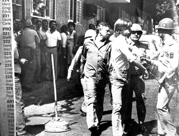 Una lucha diaria de 57 años por la verdad - Política - ABC Color