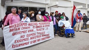 Asegurados con cáncer sufren por desabastecimiento de 10 fármacos