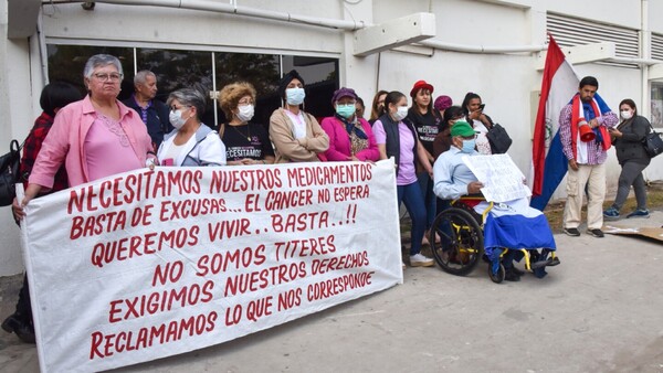 Asegurados con cáncer sufren por desabastecimiento de 10 fármacos