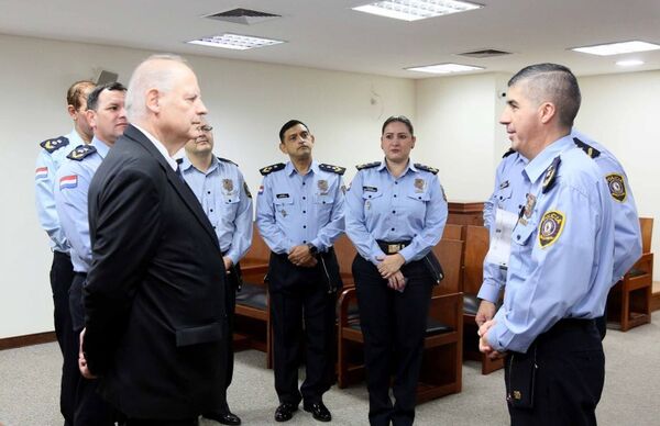 Presidente de la Corte Suprema recibió a delegación del ISEPOL para creación de una biblioteca