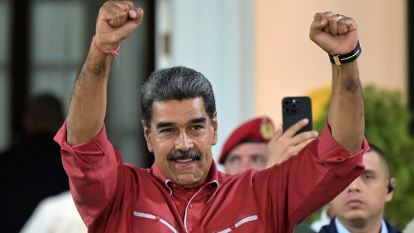 Presidente chileno Boric dice no tener dudas de que Maduro intenta cometer fraude en Venezuela