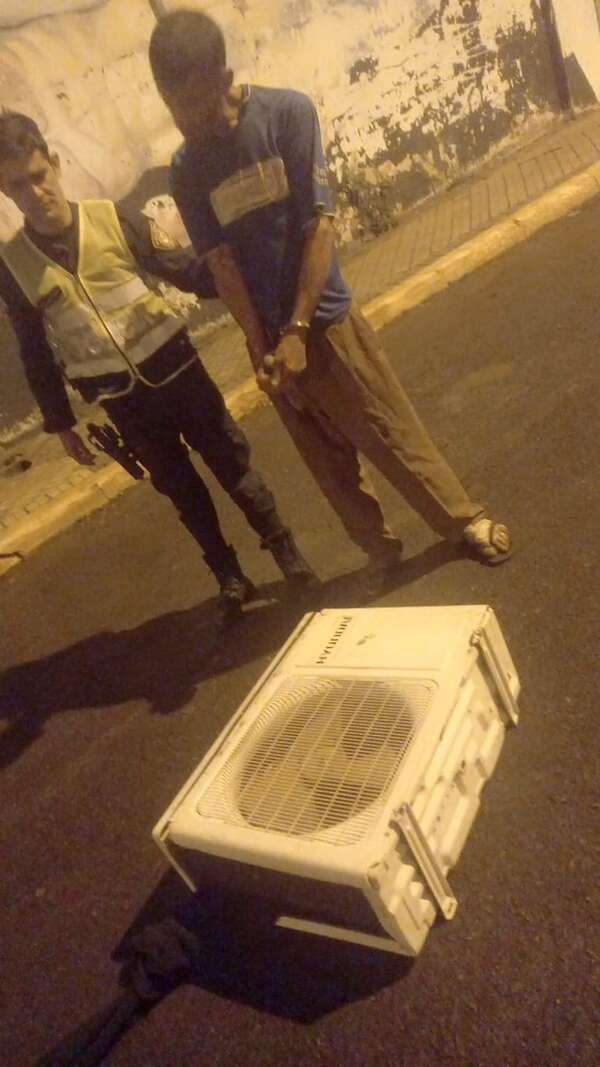 Inseguridad: fue sorprendido arrastrando un compresor en el microcentro - Policiales - ABC Color