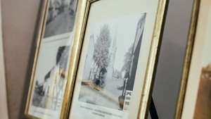 Exposición de fotos antiguas en "hall" de teatro - San Lorenzo Hoy