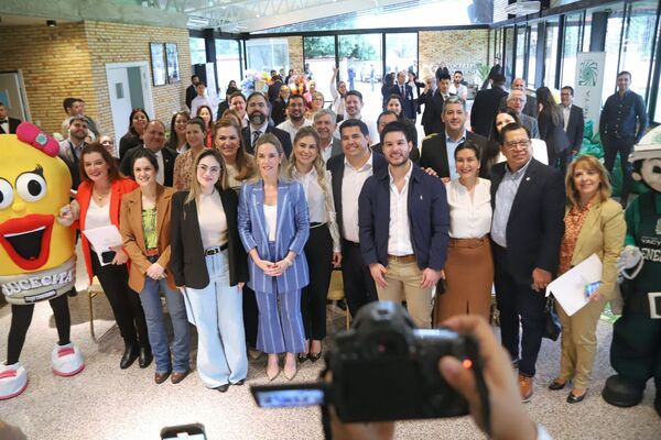 Primera Dama resalta contribución del sector público y privado a Banco de Juguetes para niños y niñas - .::Agencia IP::.