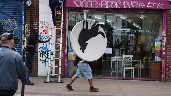 Banksy publica su cuarta creación “animal” en Londres y la roban a los pocos minutos - Mundo - ABC Color