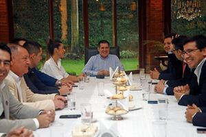 Sanciones de la OFAC: 12 gobernadores cartistas también fueron a “besar el anillo” - Política - ABC Color