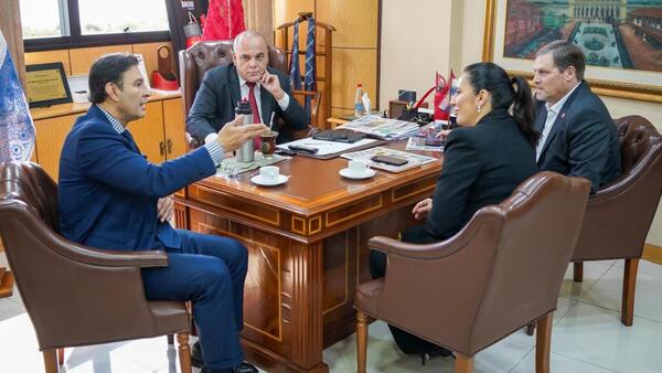 Ministra Centurión y senadores oficialistas ultiman plan de reforma del transporte público