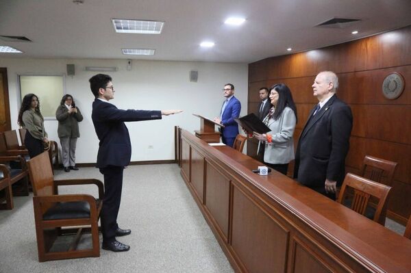 Actuario judicial prestó juramento de rigor ante la CSJ