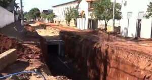 La Nación / Bloqueo de calle en zona de obras genera quejas de vecinos