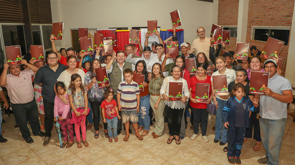 Más familias del país acceden desde hoy a títulos de propiedad entregados por Indert - .::Agencia IP::.