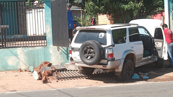 Niña de 4 años muere arrollada en el patio de una vivienda - Noticiero Paraguay