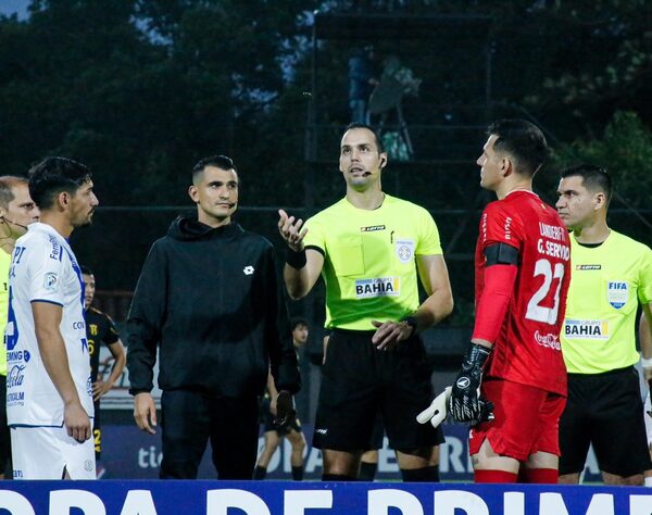 En Guaraní están muy molestos con el arbitraje del partido ante Ameliano · Radio Monumental 1080 AM