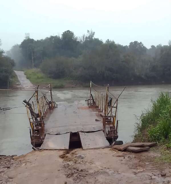 Insisten en cambiar añeja balsa por un puente sobre el río Monday - ABC en el Este - ABC Color