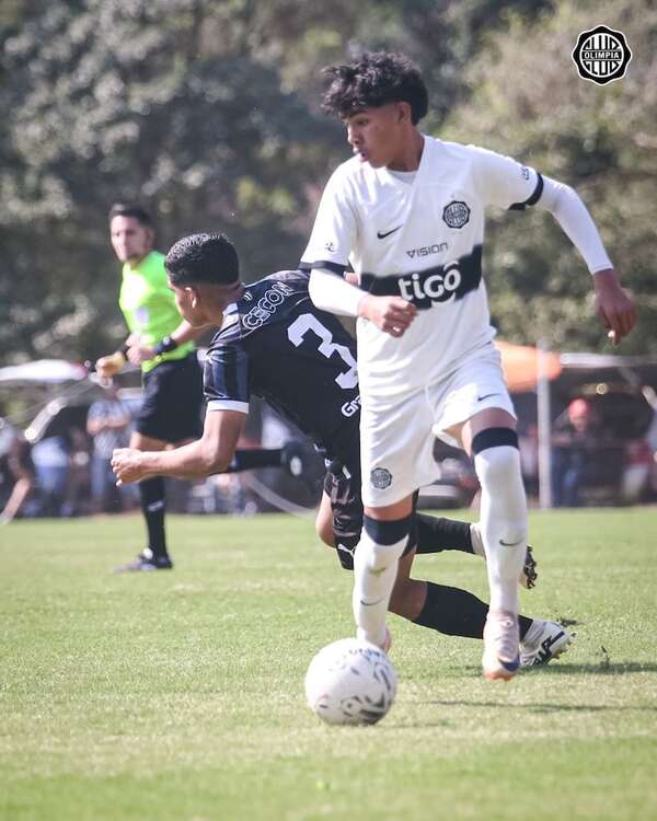 Olimpia tumbó el invicto de Libertad en la Sub 15 - Fútbol - ABC Color